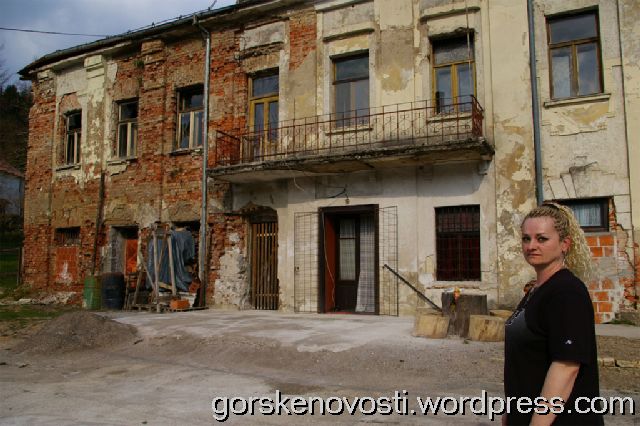 Božica Aličajić pred svojim i spornim djelom nekretnine