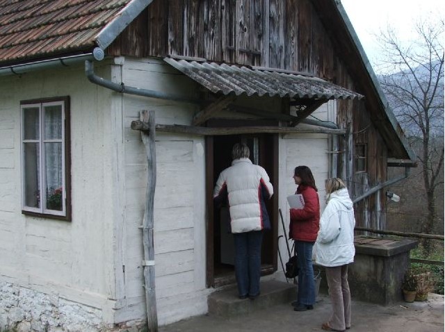 Grad Vrbovsko ima ustrojenu Službu pomoći u kući koja opslužuje oko 150 korisnika starijih od 65 godina