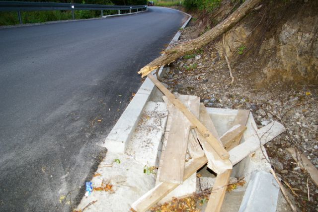 Odvodni kanali se ne pokrivaju ili skrivaju otpadnim daskama