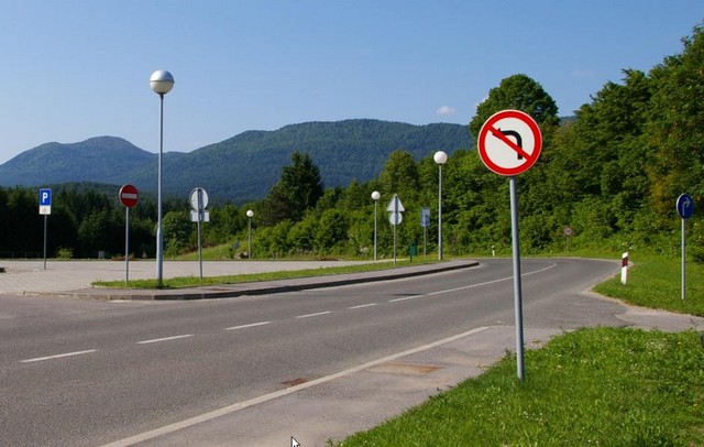 Šuma znakova u ulici Hrvatskih branitelja