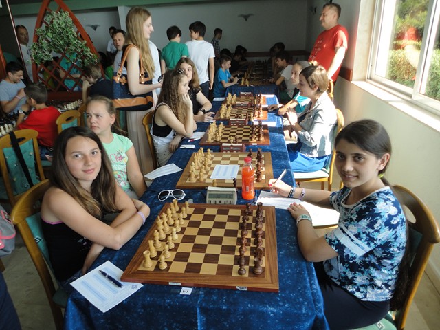 Ena Cvitan i Dorotea Žuteg