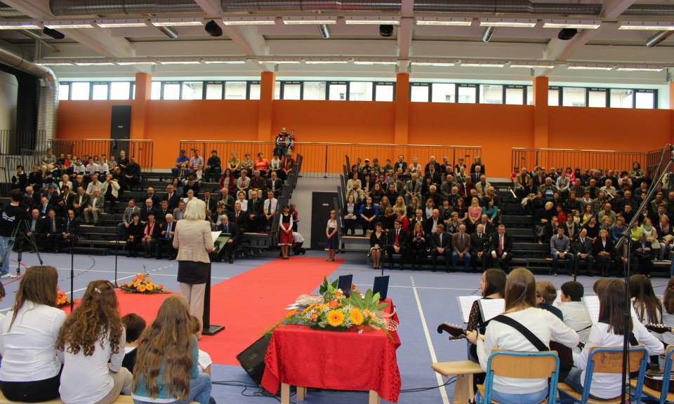 Ravnogorska školsko-sportska dvorana