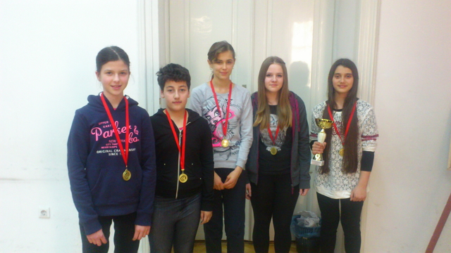 Magdalena Osojnički, Leona Krajačić, Arijana Burić, Jasna Obajdin i Dorotea Žuteg