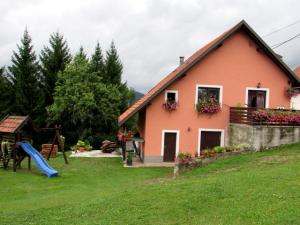 Najljepša kuća s okućnicom - Obitelj Burić