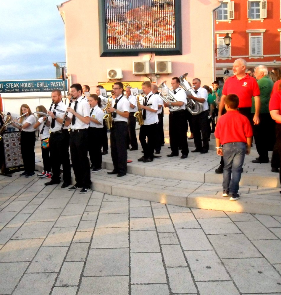 Glazbenici Vrbovskog na rivi