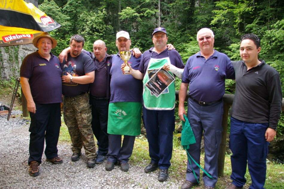 Pehar za prvo mjesto osvojio DVD Delnice