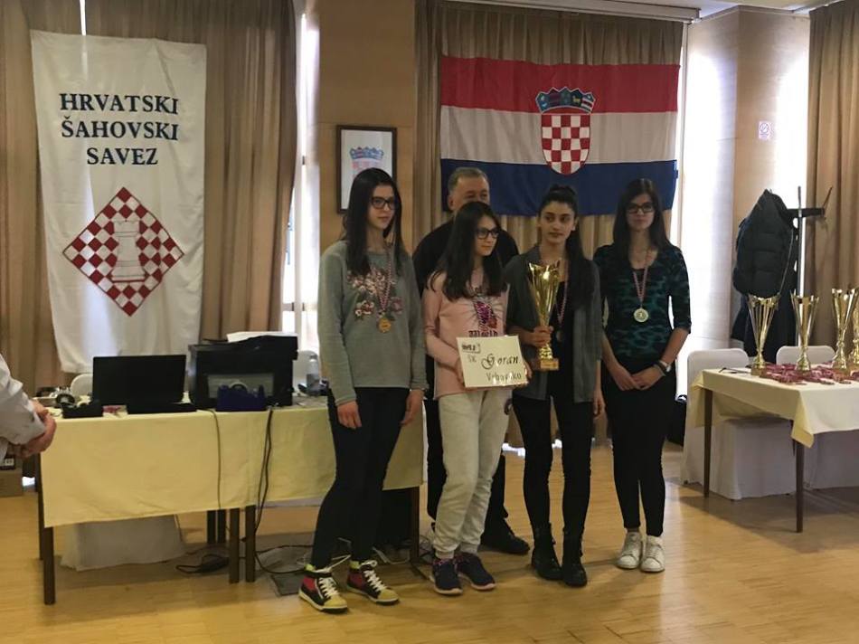 49043485_723851578001604_9197971746295119872_n